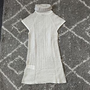 AX Turtle Neck Tunic sz:M